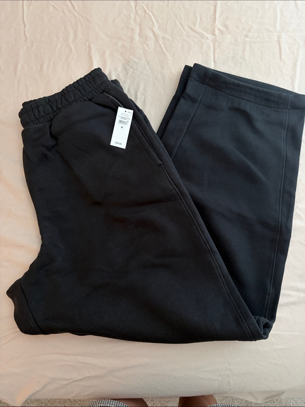 GAP women’s Black Fleece sweatpants with elastic waistband NWT